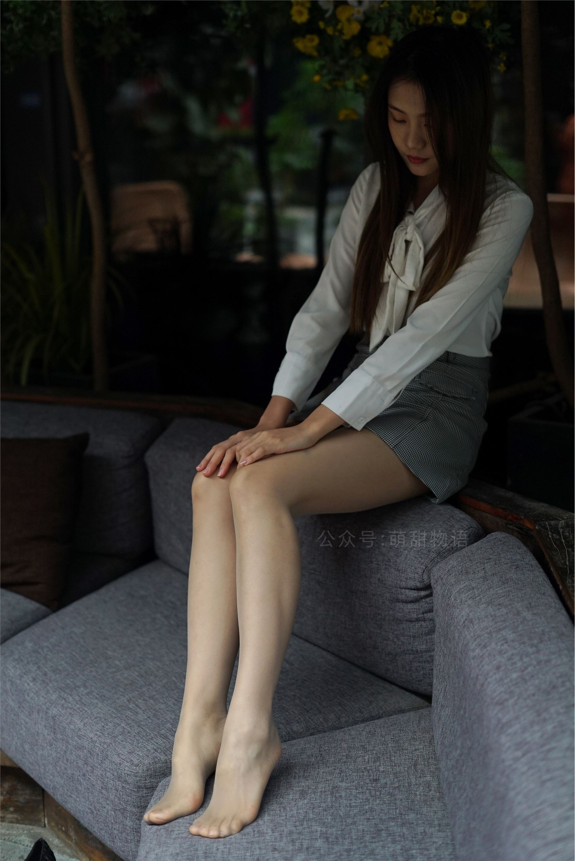 萌甜物语 XM210 《在路边的座位玩脚脚-笑笑(含SP)》